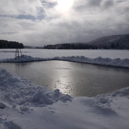 Le Nid Dore Sur Le Lac Val des Monts المظهر الخارجي الصورة